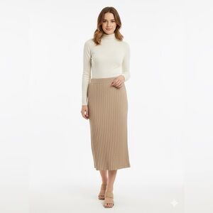 T Tahari Ribbed tan glitter Skirt